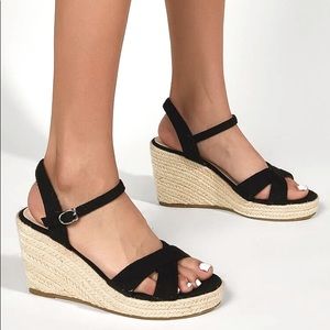 Boutique Black Wedges